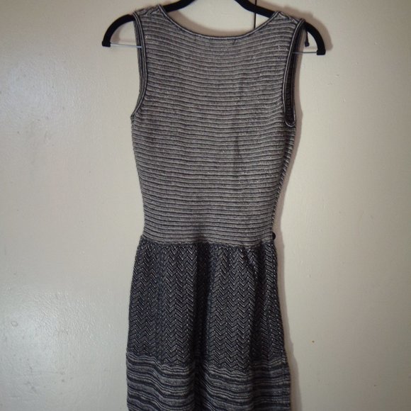 Knitted & Knotted Sleeveless V-Neck Mid Length Wool Blend Fit Flare Flowy Dress - Picture 2 of 9